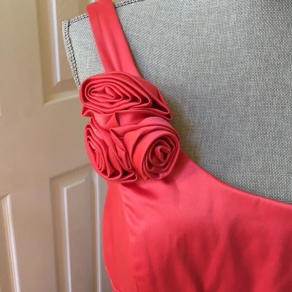 City Triangles One Shoulder Dress - Picture 2 of 8